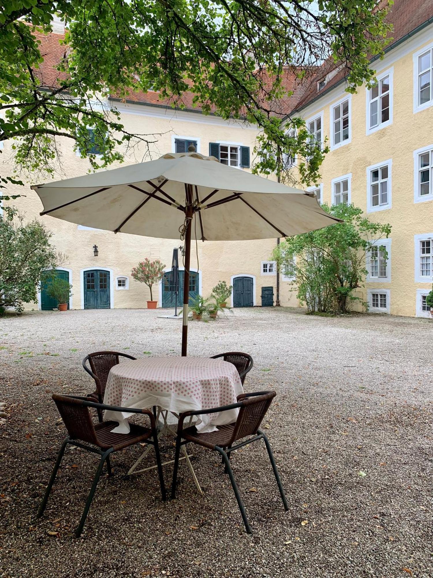 Wohnen Im Wasserschloss Sandizell Schrobenhausen Exterior foto